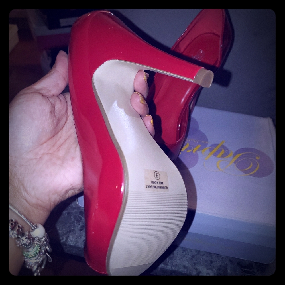 Red pumps